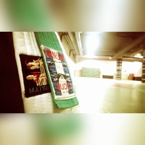 Vielä ehtii tilaamaan verkkareita