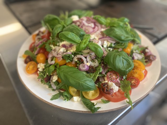 Supervärikäs vegemenu